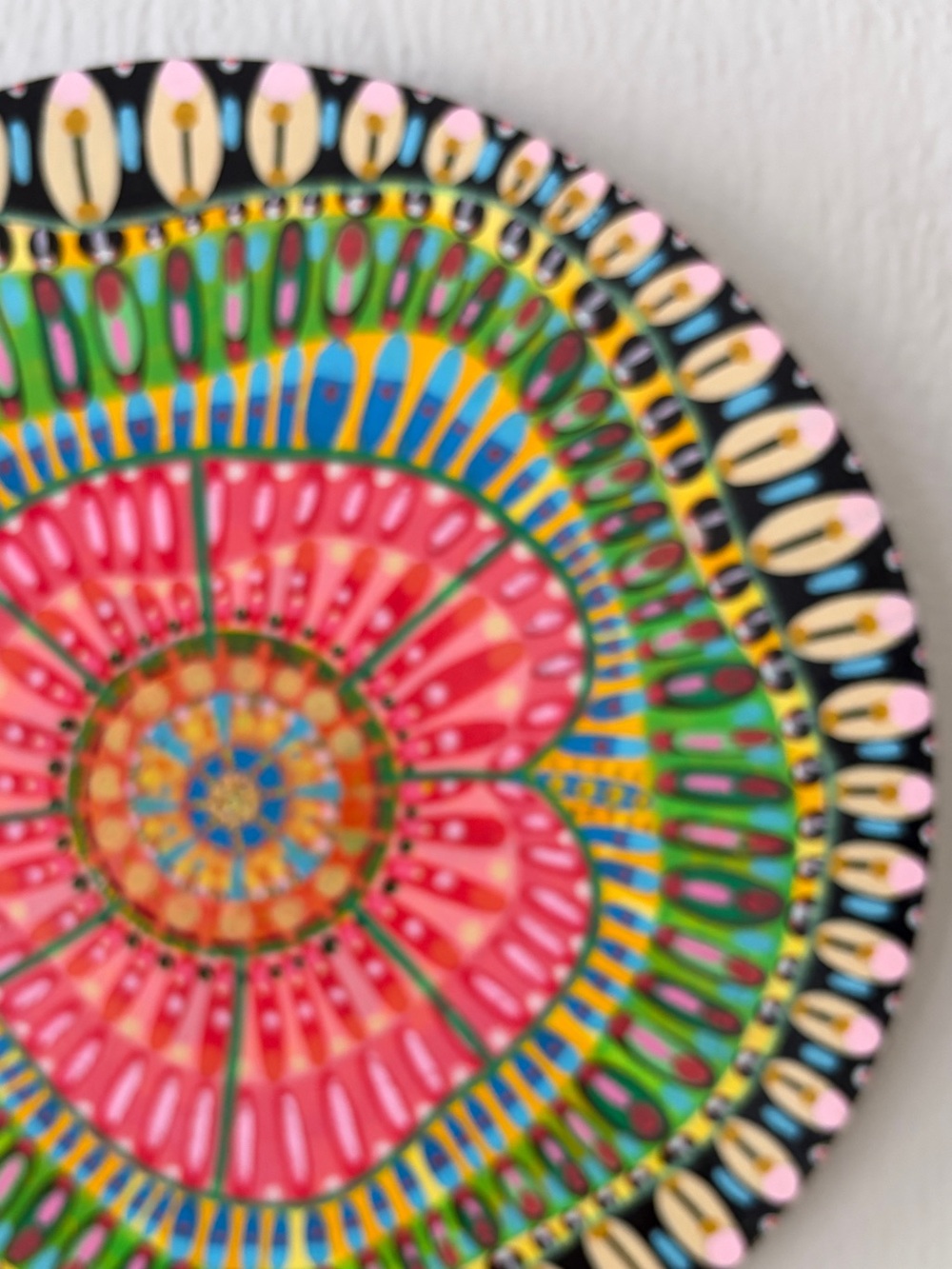 Mandala in pink, green, beige 12 inches in diameter - Picture 3 of 5